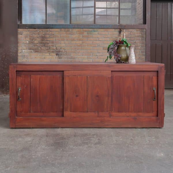 Laag brocante dressoir
