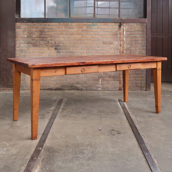 Brocante eettafel