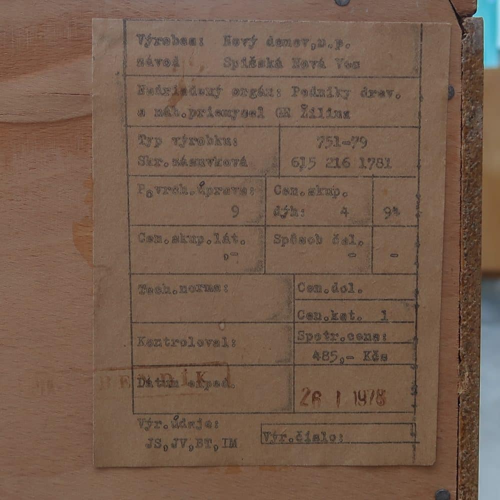 Vintage nachtkastje - Novy Domov - Afbeelding 9