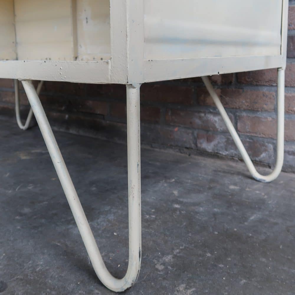 Vintage metalen kast - Afbeelding 11