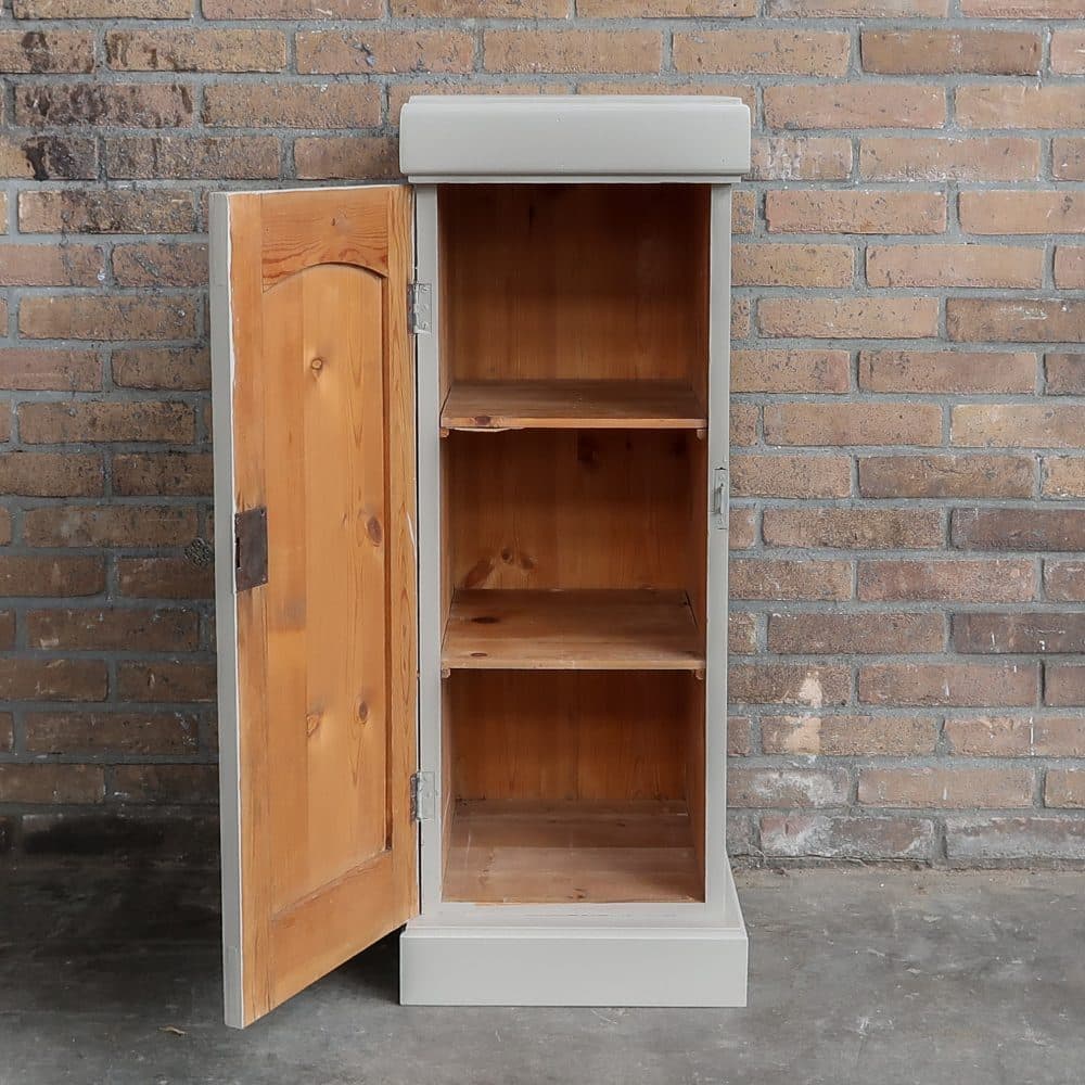 Taupe brocante nachtkastje - Afbeelding 3