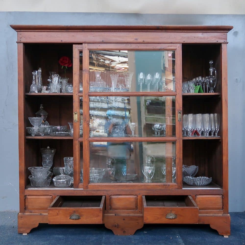 Antieke kast met schuifdeuren - Afbeelding 3