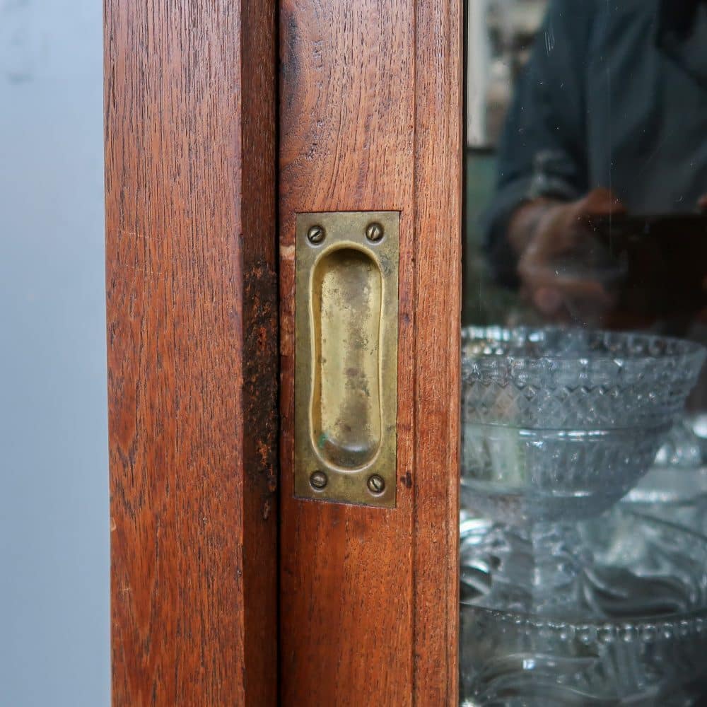 Antieke kast met schuifdeuren - Afbeelding 11