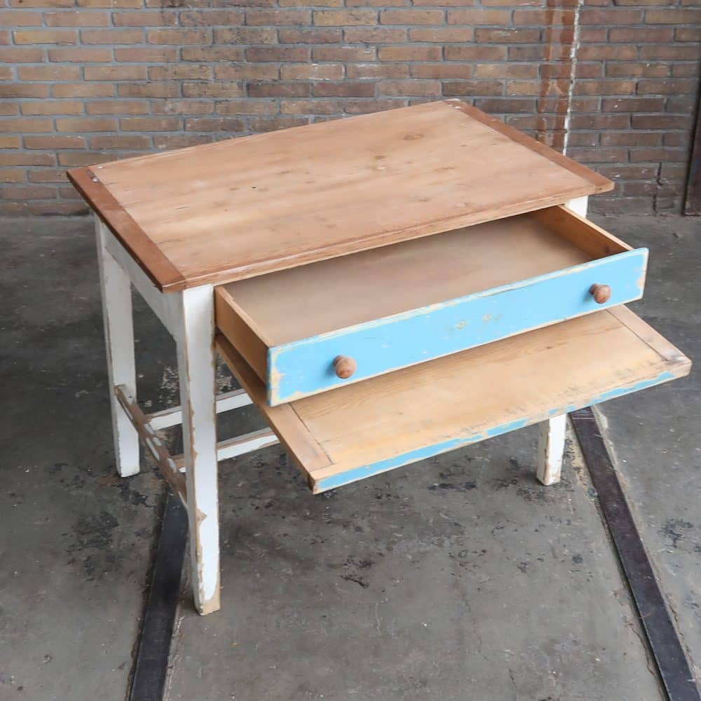 Brocante tafeltje met uitschuifbare plank - Afbeelding 2