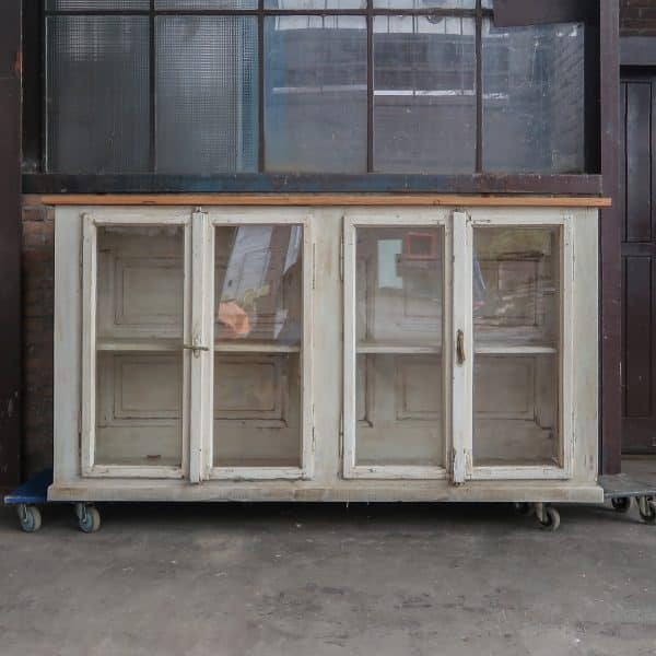 Brocante vitrinekast/dressoir