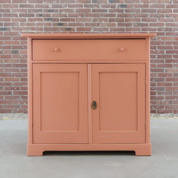 Brocante roze dressoir