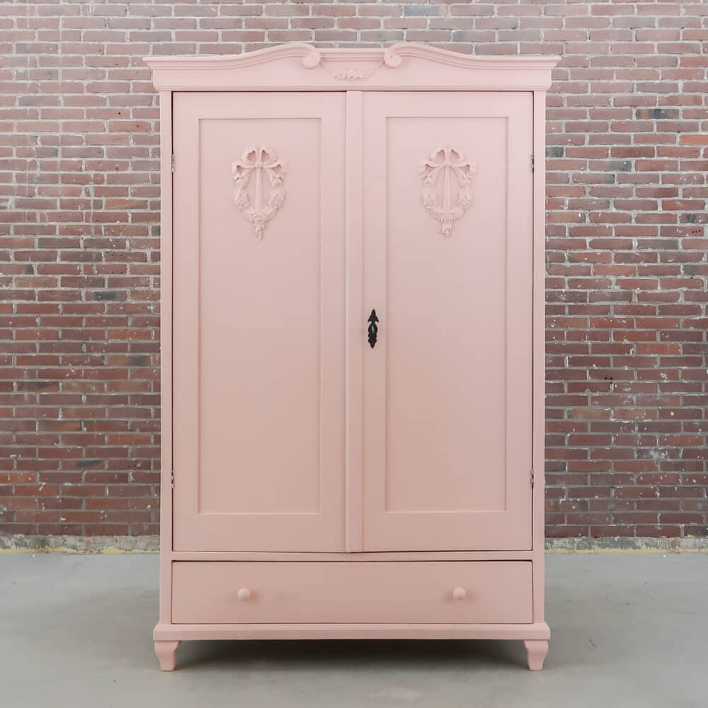 Roze linnenkast