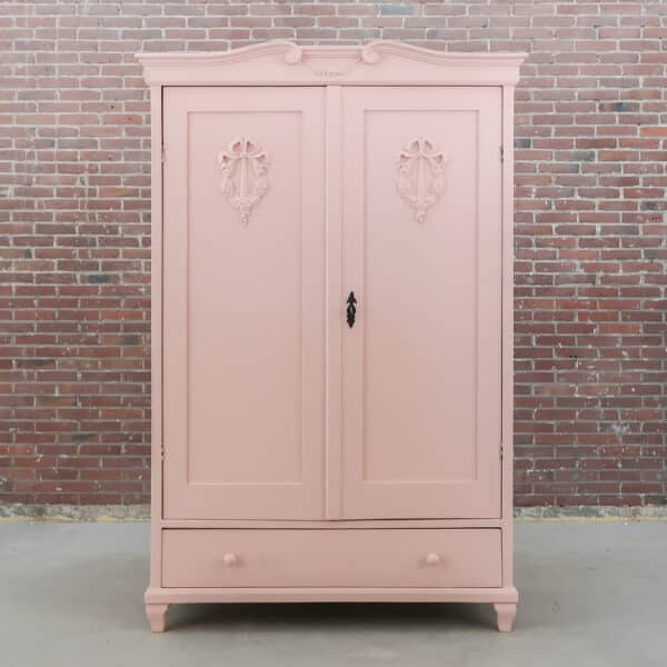 Roze linnenkast