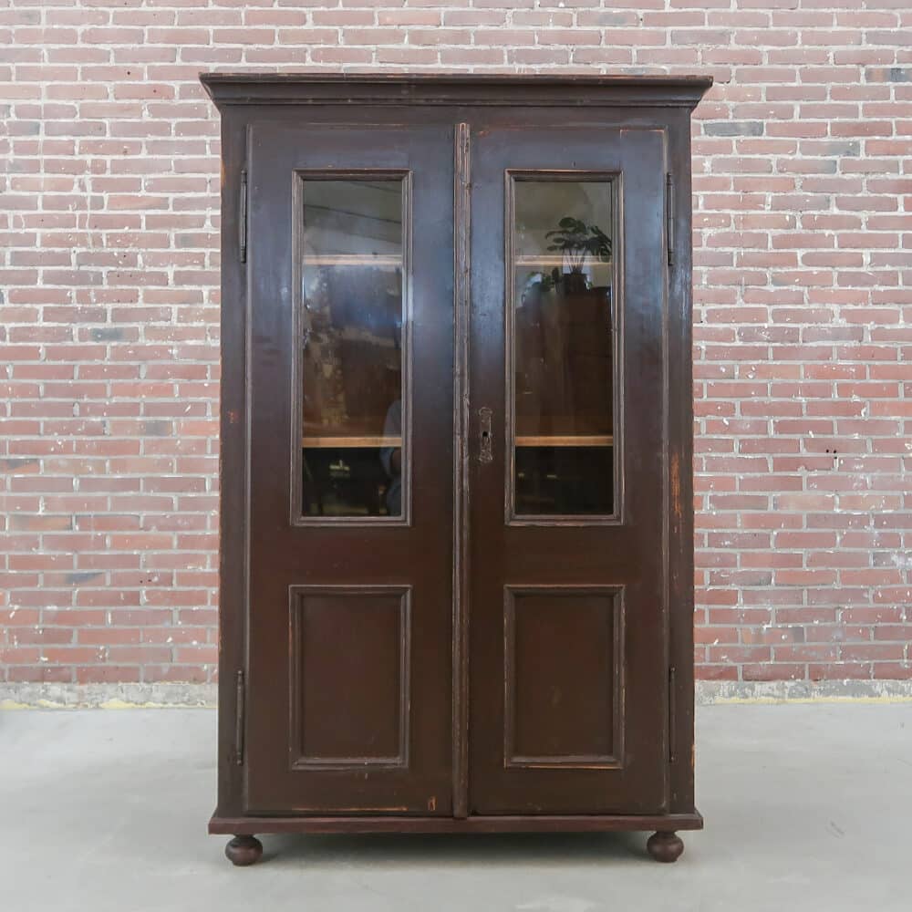 Brocante vitrinekast