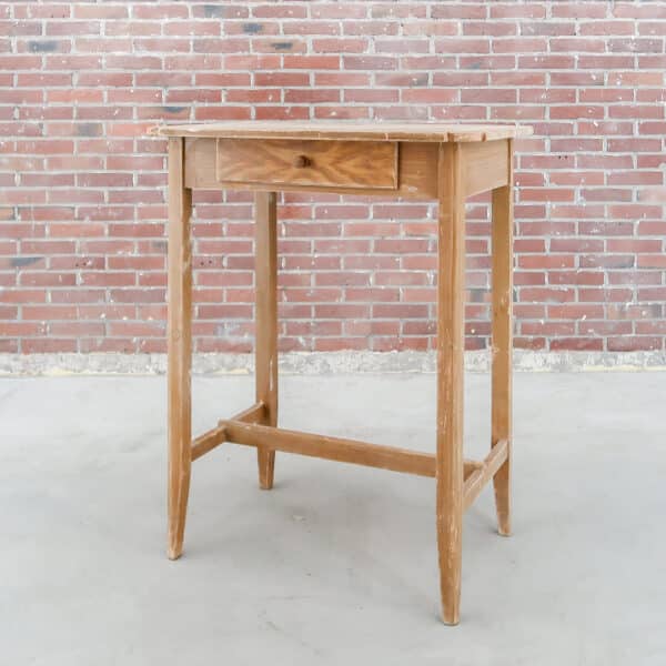 Brocante hoog tafeltje