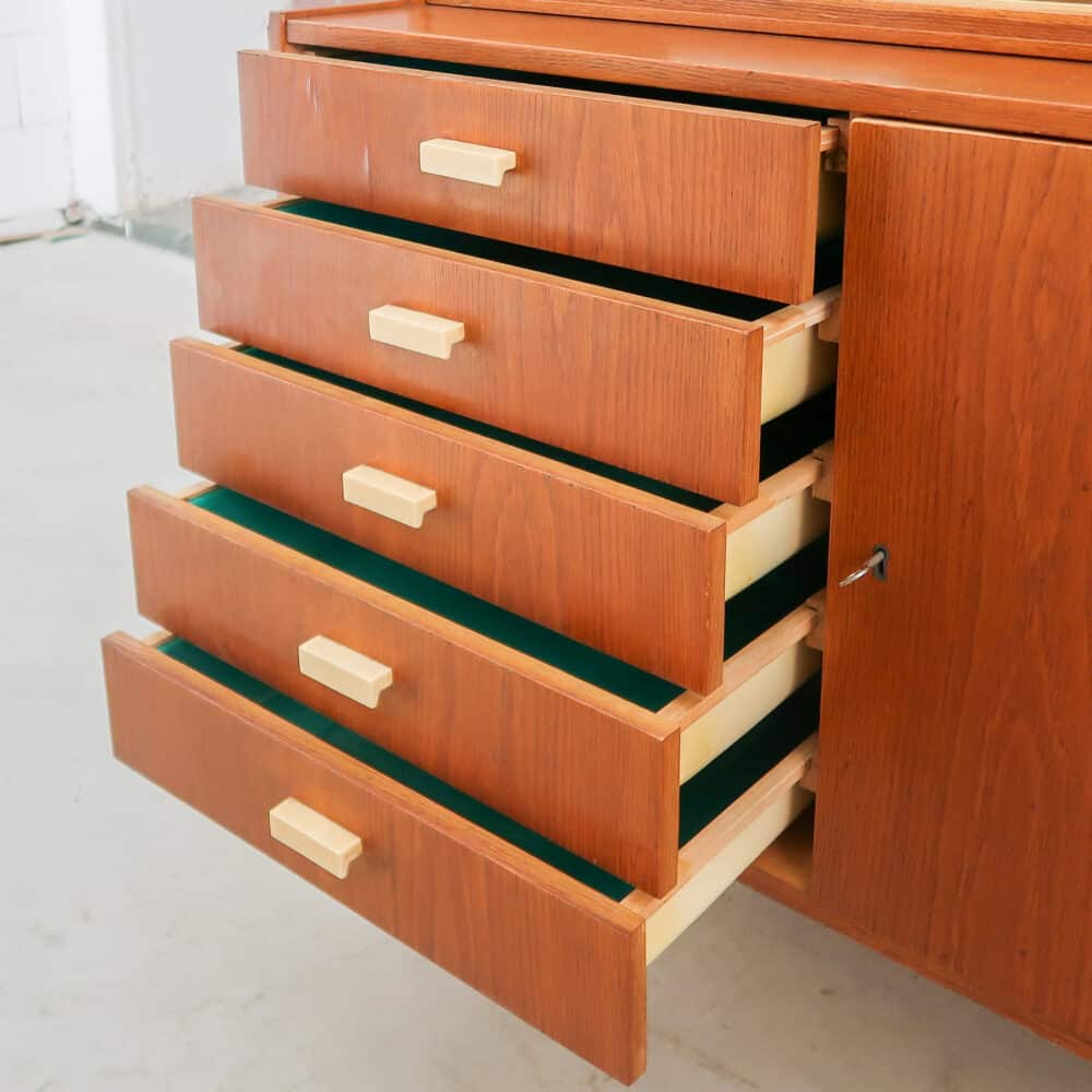 Vintage vitrinekast - Jiroutek – Bild 4