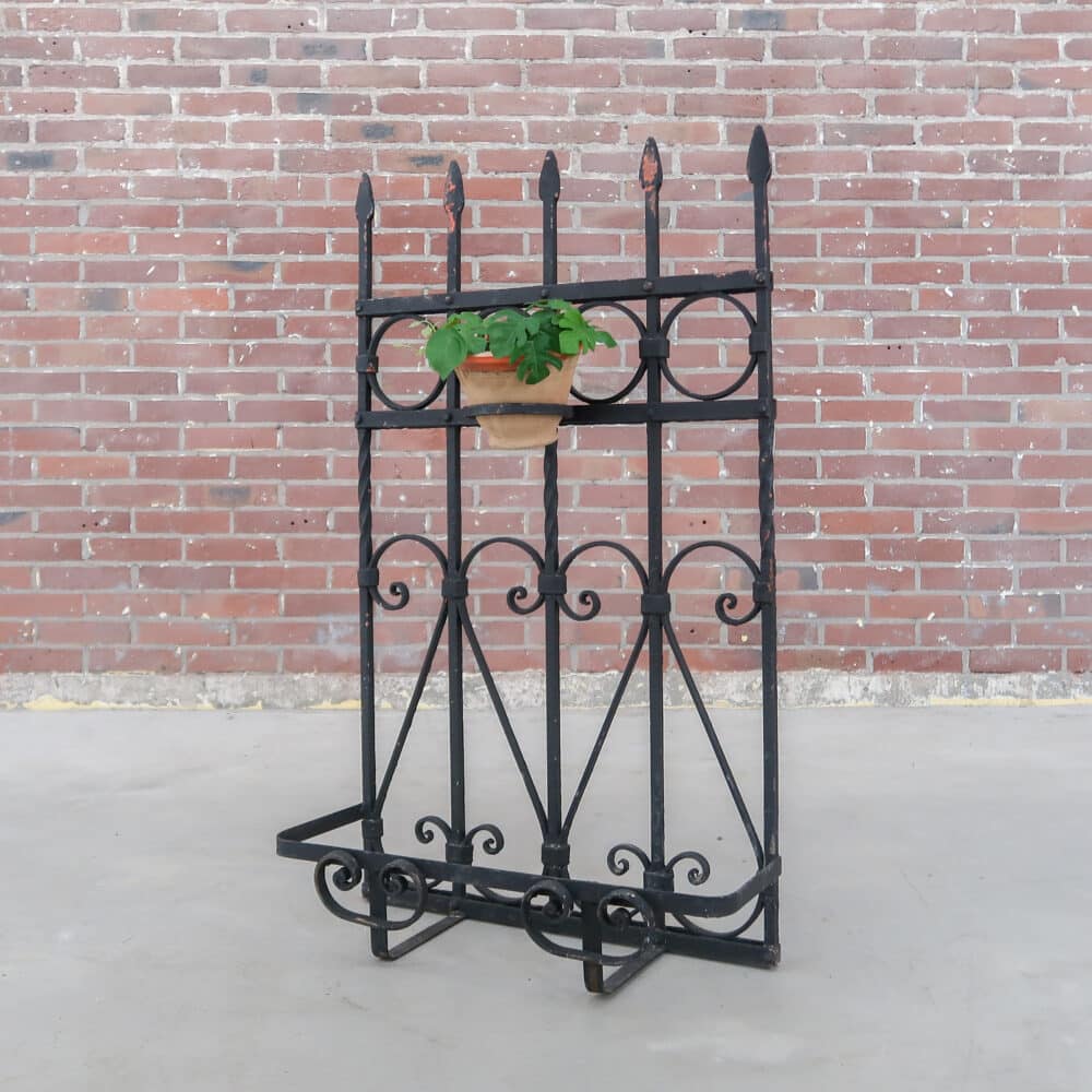 Metalen plantenrek