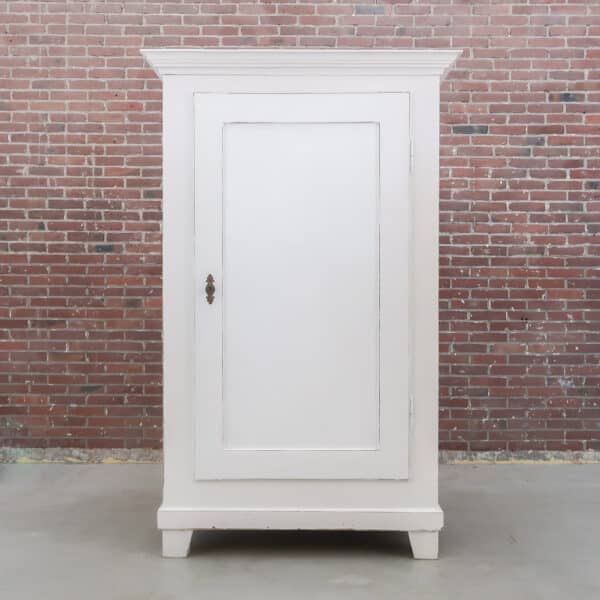 Eendeurs linnenkast