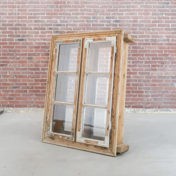 Brocante raamkozijn
