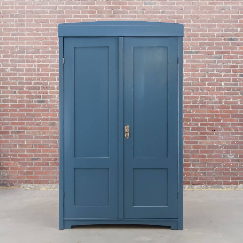 Blauwe linnenkast