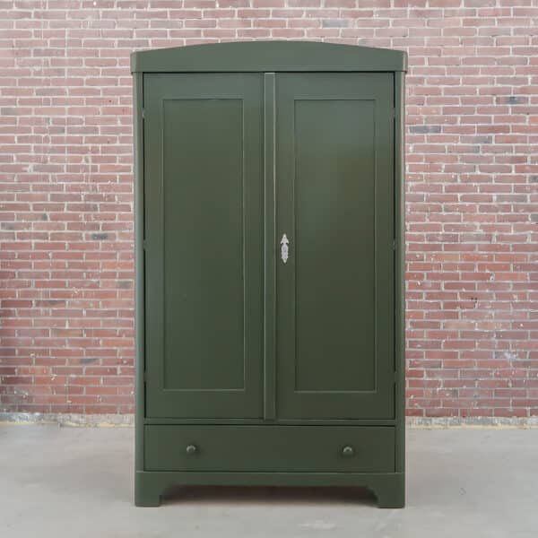 Brocante groene linnenkast