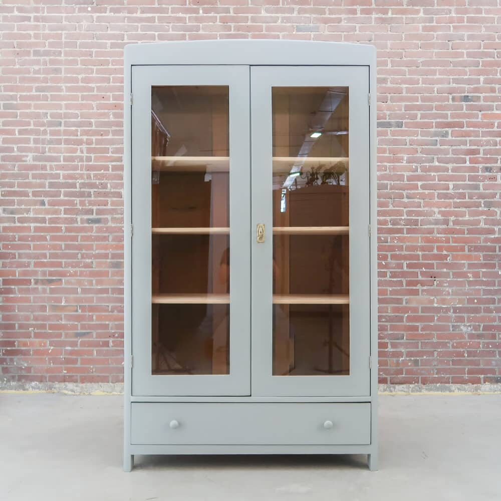 Brocante vitrinekast