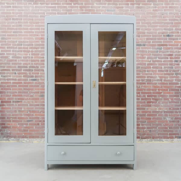 Brocante vitrinekast