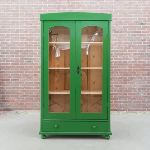 Brocante vitrinekast