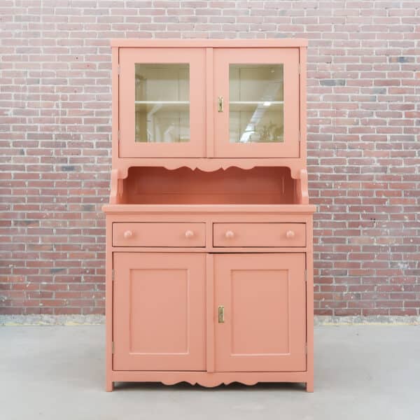 Brocante roze buffetkast