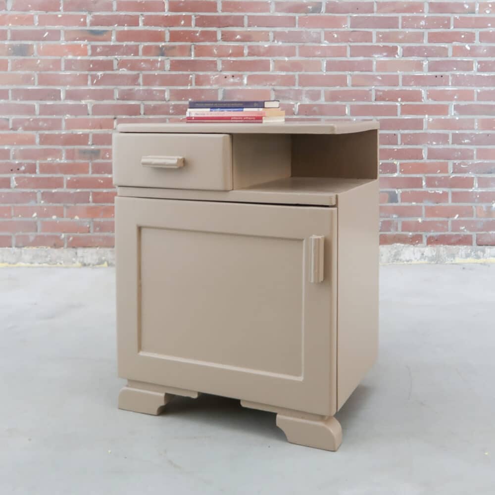 Taupe brocante nachtkastje