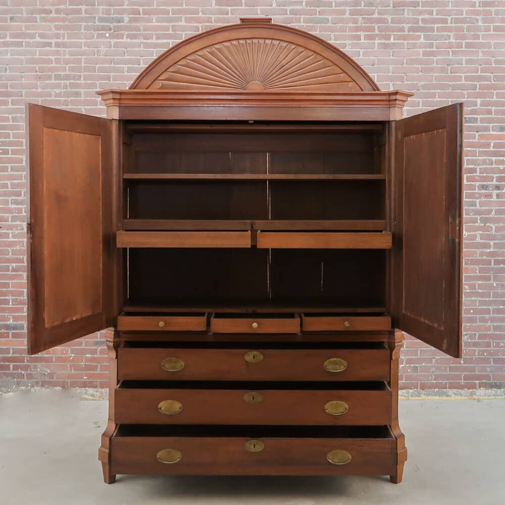 Antiek Drents boogkabinet - Image 2