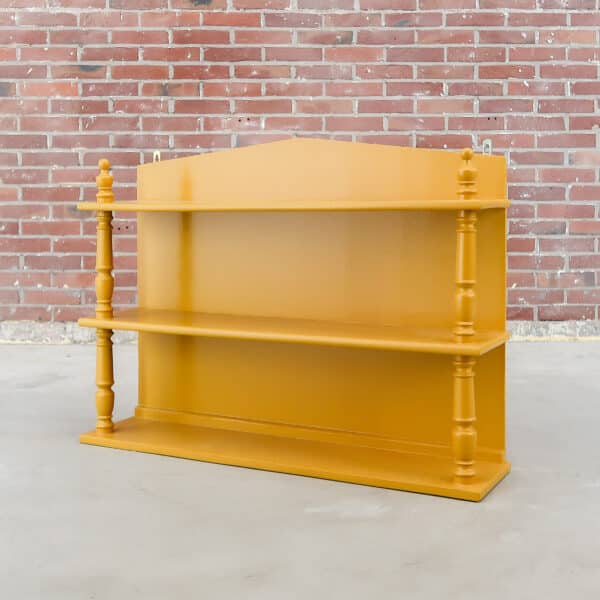 Brocante gele hangkast