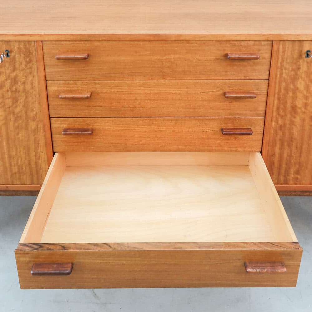 Vintage dressoir - Interier Praha - Afbeelding 5