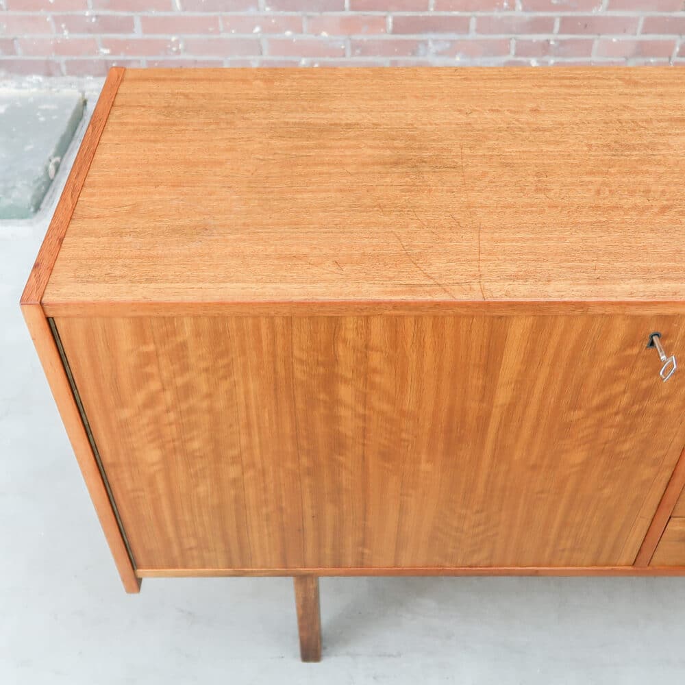 Vintage dressoir - Interier Praha - Afbeelding 7