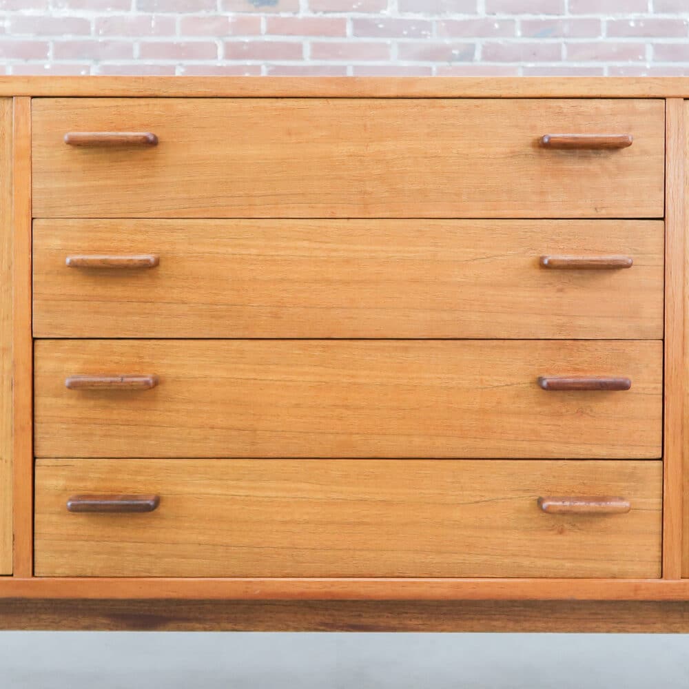 Vintage dressoir - Interier Praha - Afbeelding 11