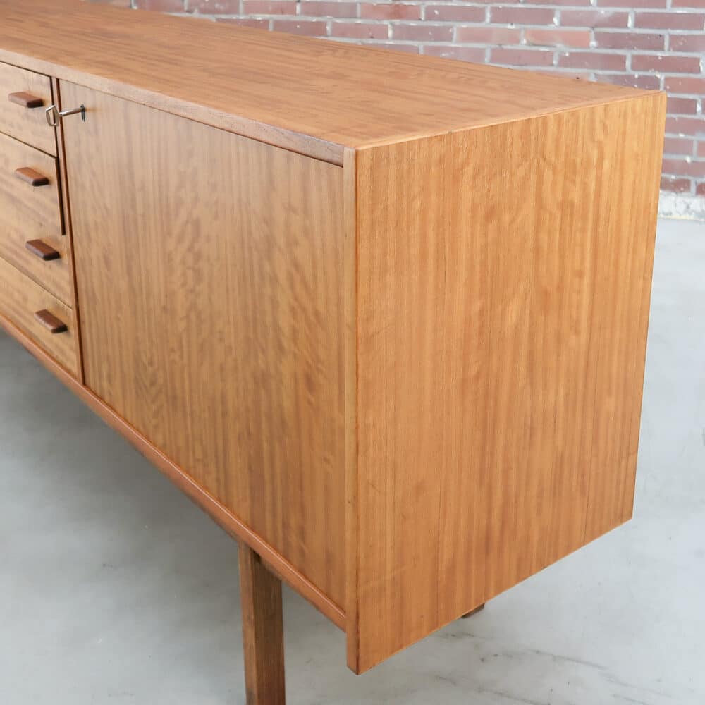 Vintage dressoir - Interier Praha - Afbeelding 3