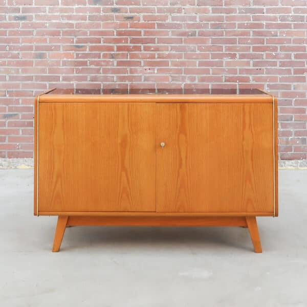 Vintage dressoir van Jitona