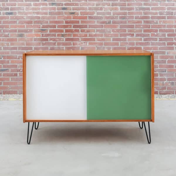 Vintage dressoir van Jitona