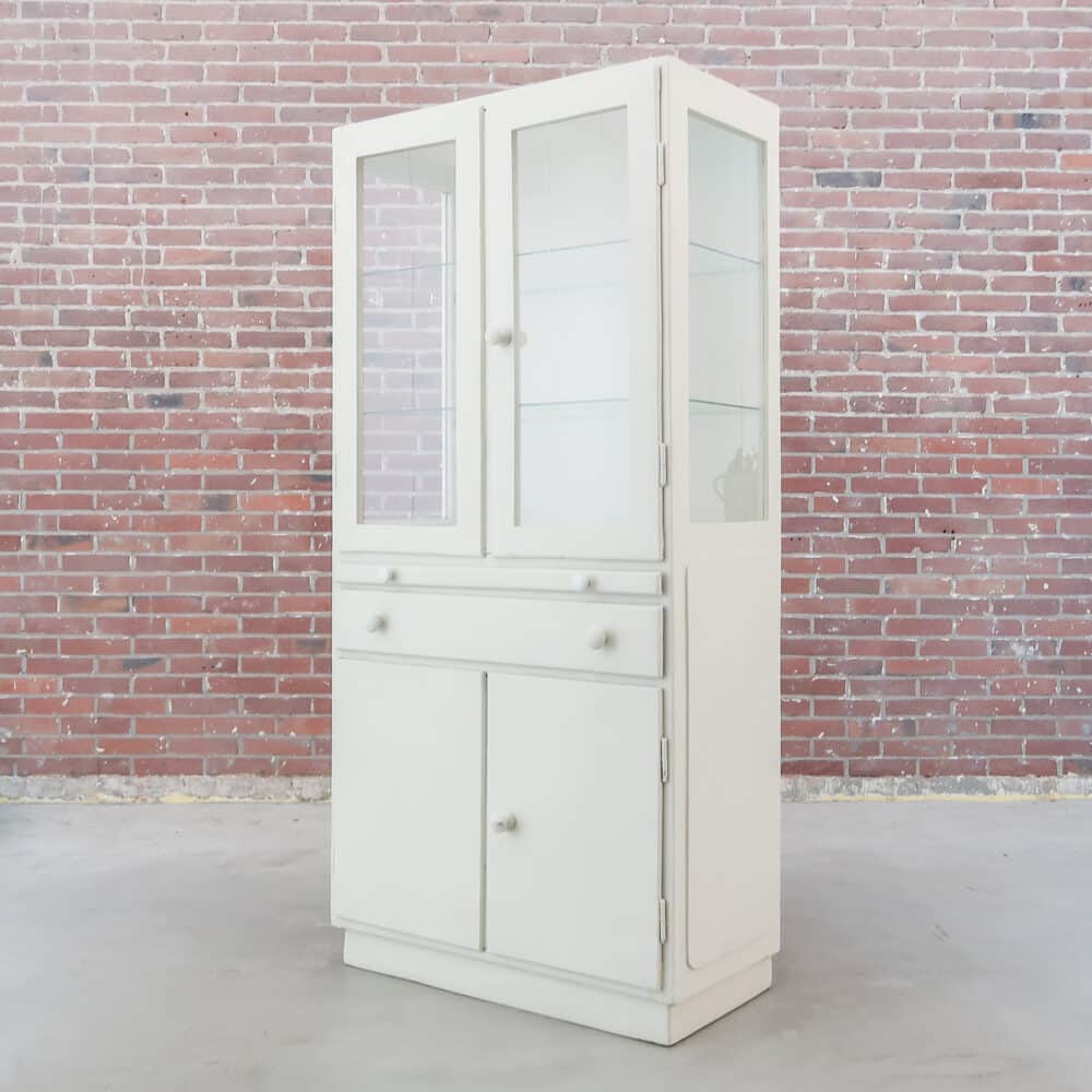 Vintage houten dokterskast