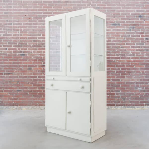 Vintage houten dokterskast