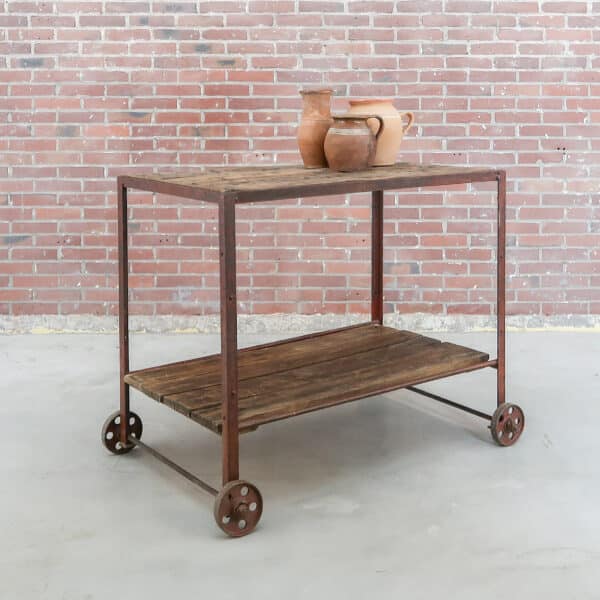 Industriële trolley op wielen