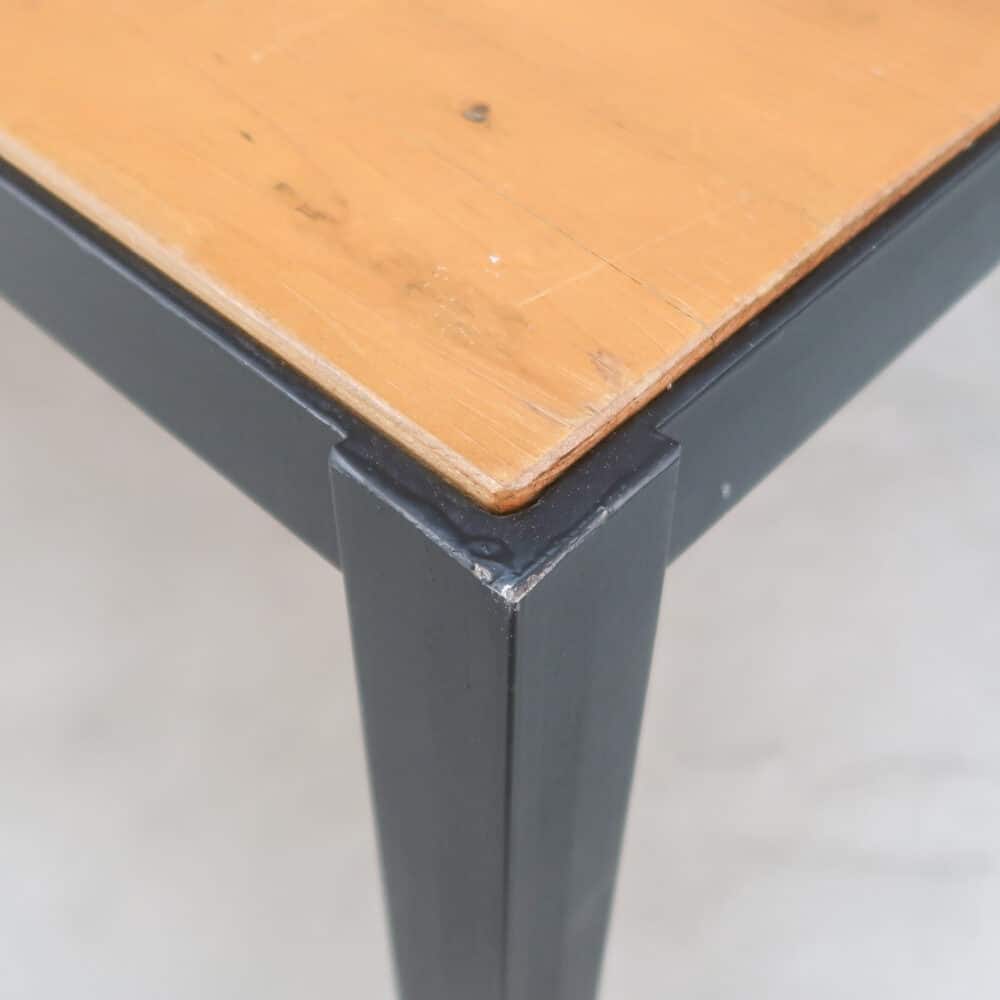 Tafel met metalen frame - Afbeelding 8