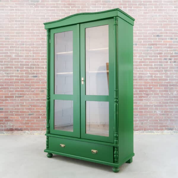 Brocante vitrinekast