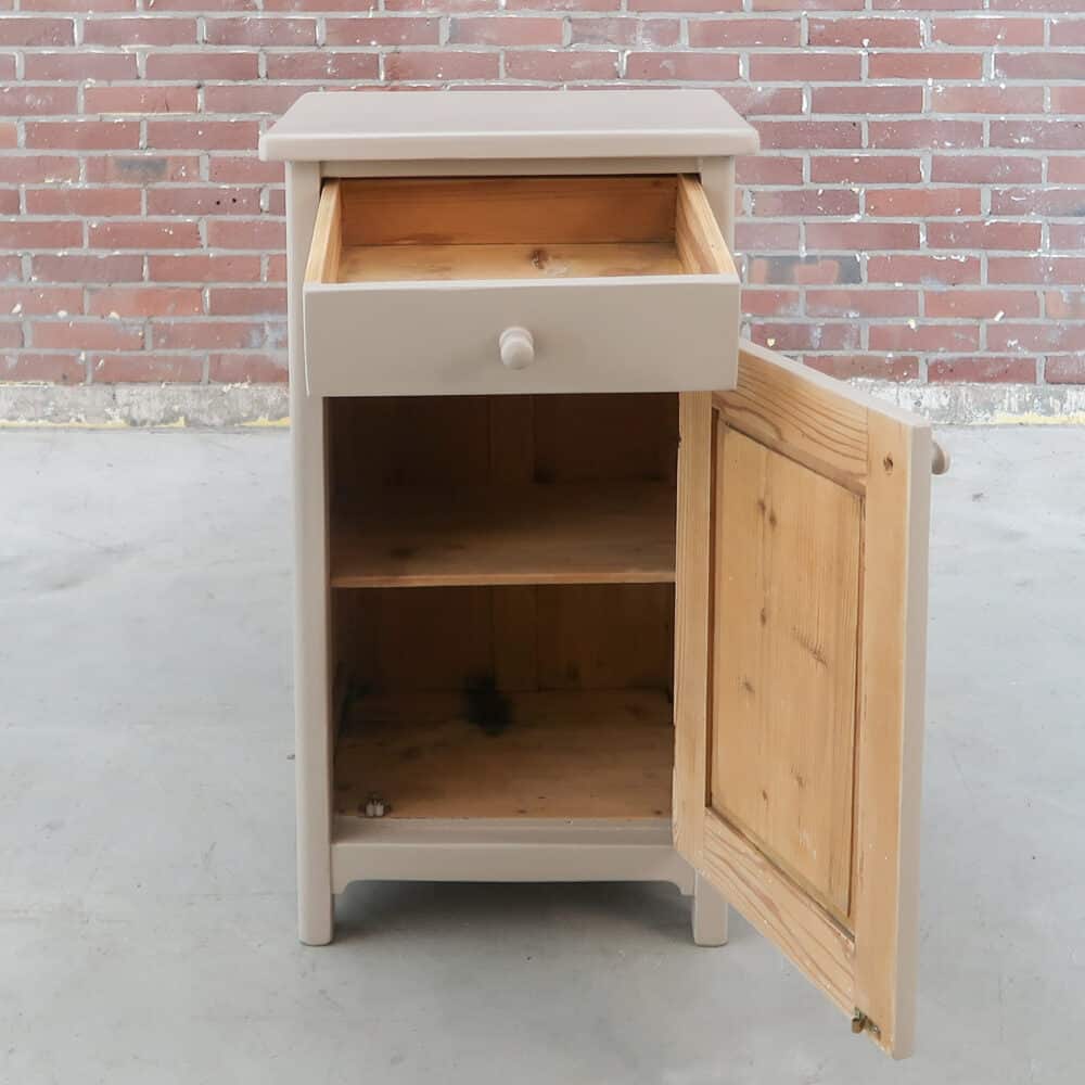 Taupe brocante nachtkastje - Afbeelding 3