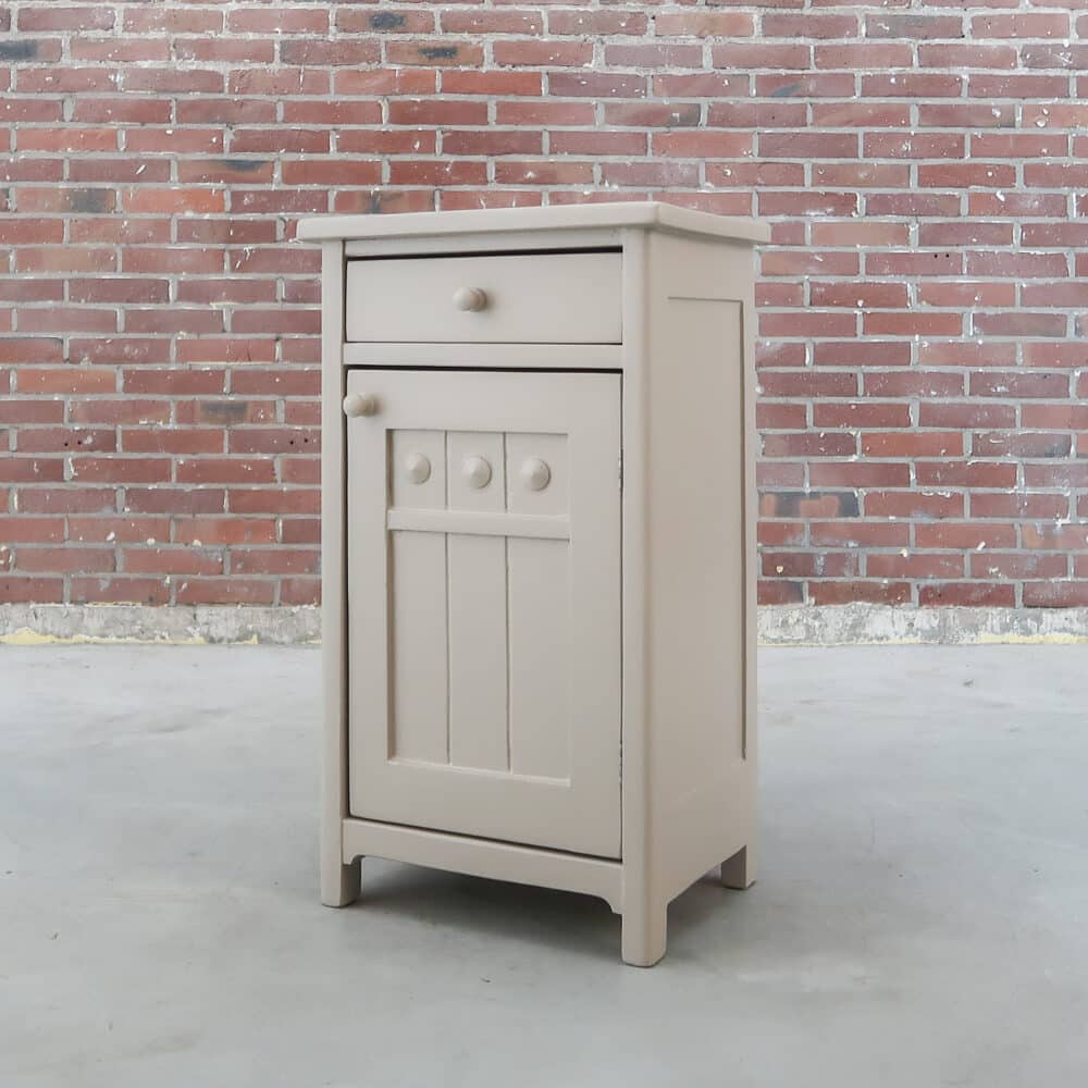 Taupe brocante nachtkastje