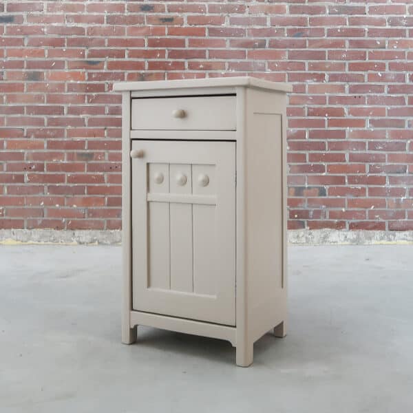 Taupe brocante nachtkastje