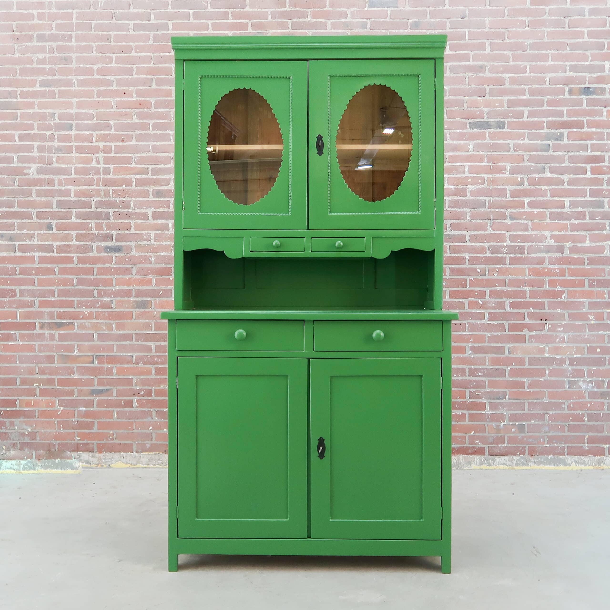 Brocante groene buffetkast