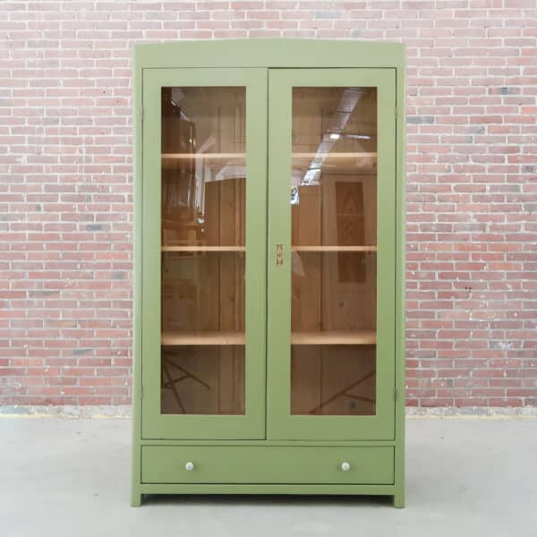 Brocante vitrinekast