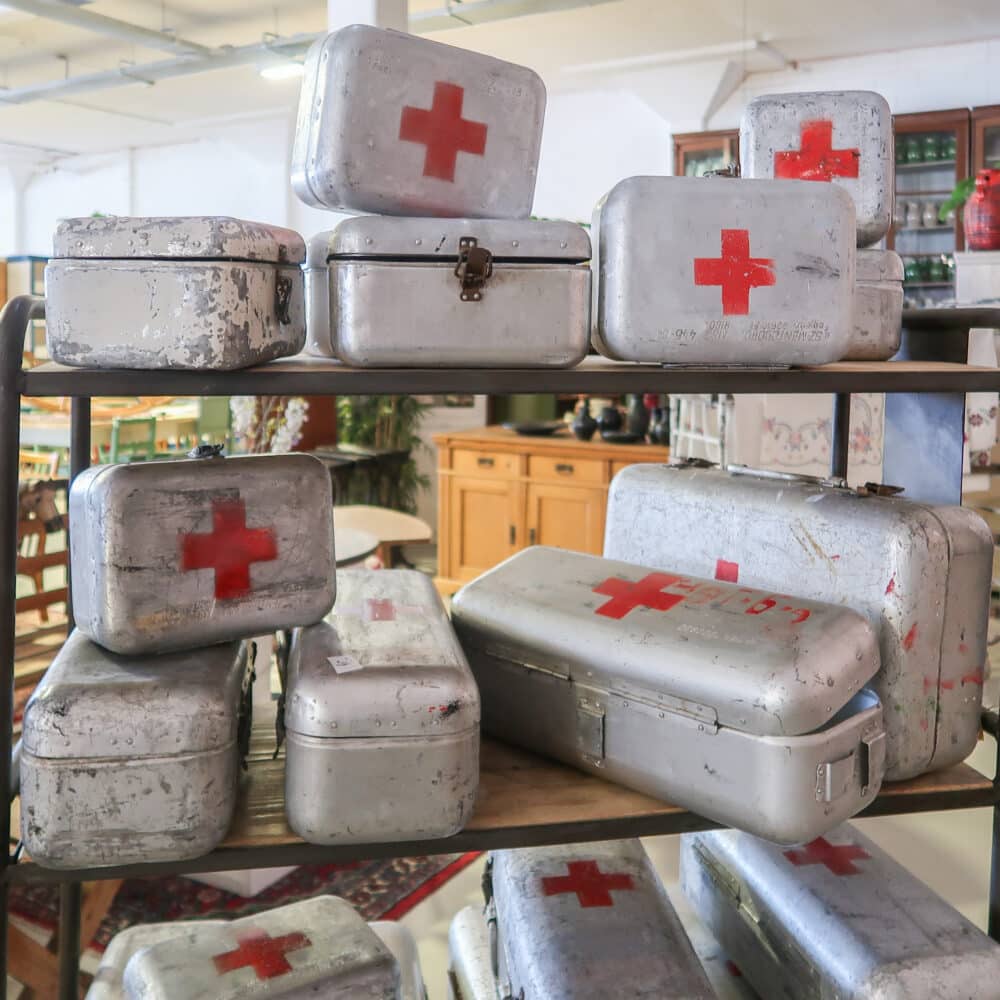 Hongaarse medicijnblikken – Bild 2
