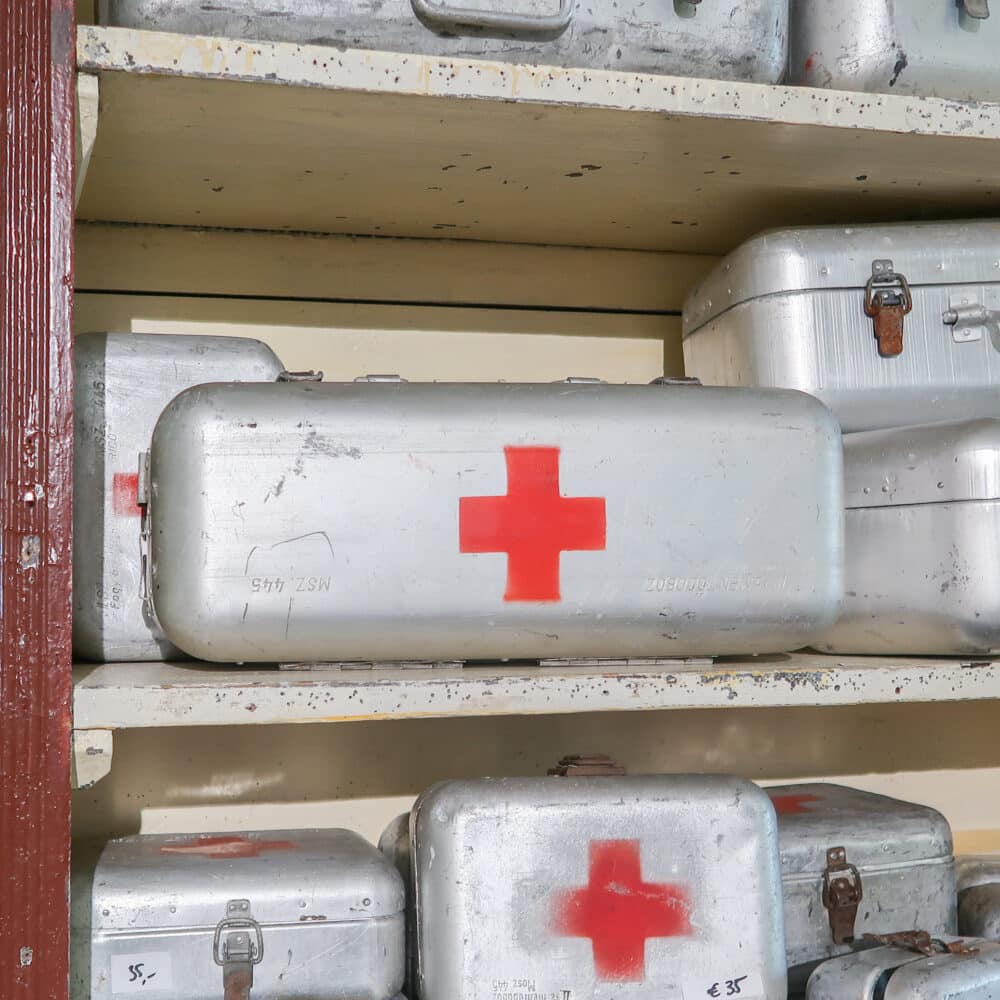 Hongaarse medicijnblikken – Bild 6