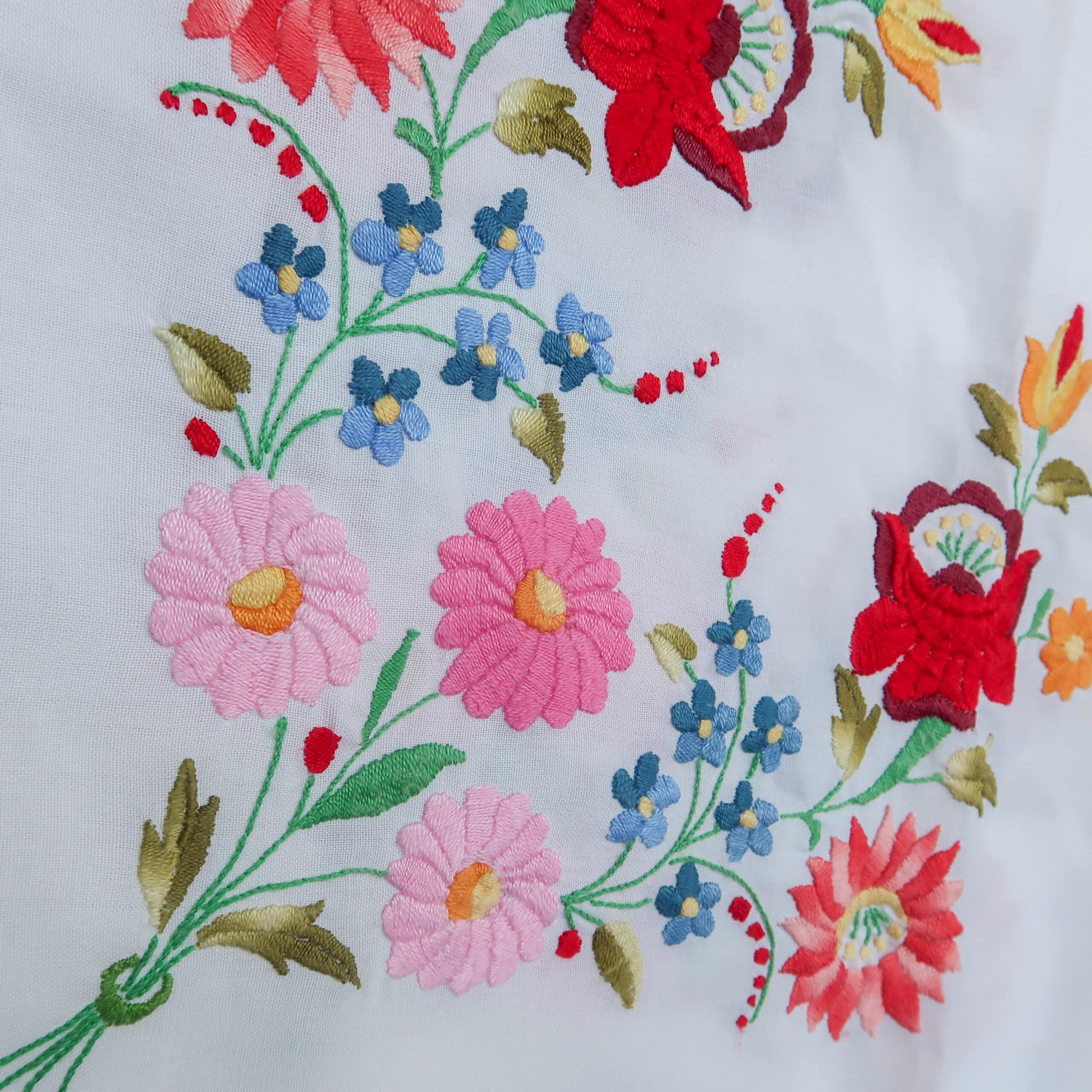 Diverse Hongaarse tafelkleden - handgemaakt - Afbeelding 8