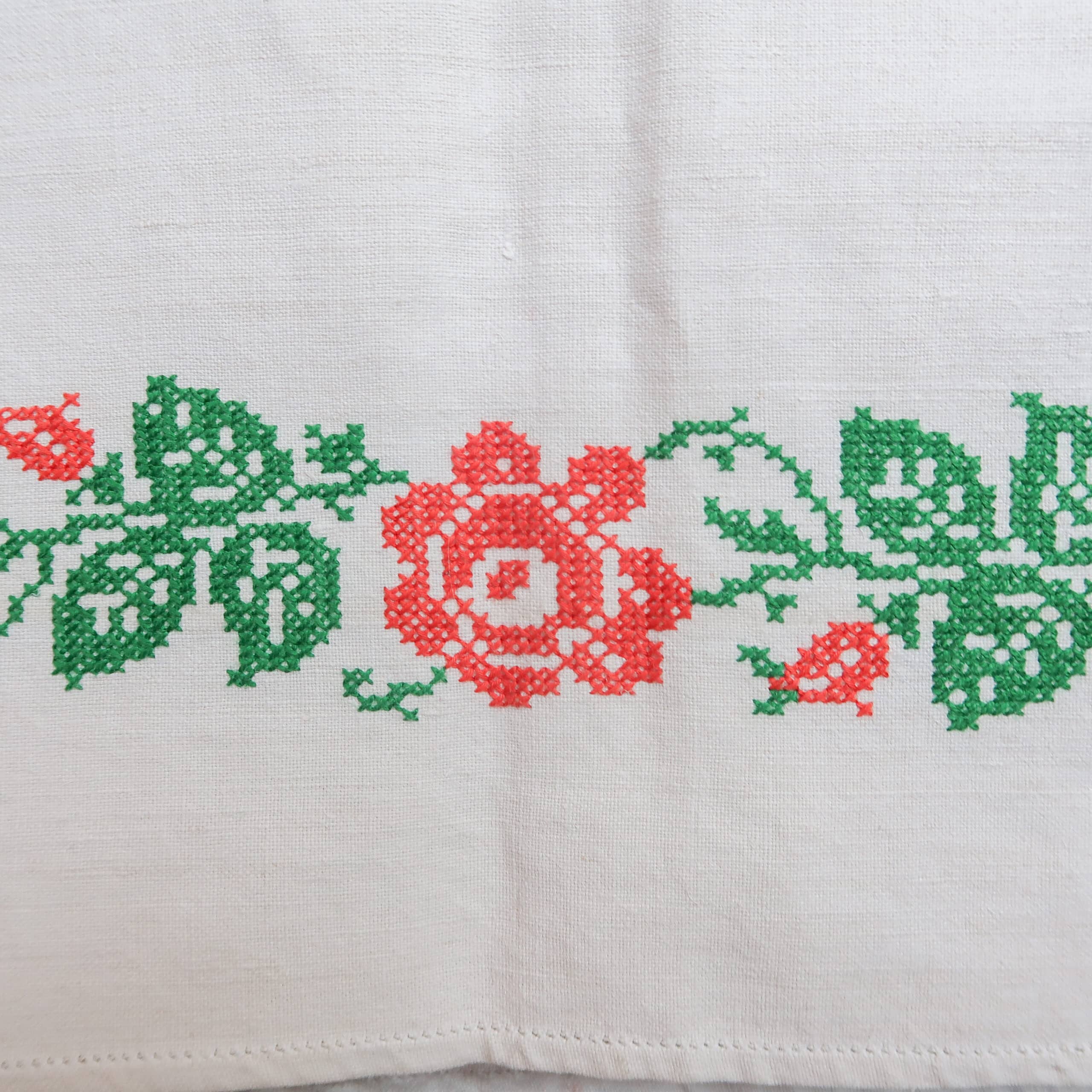 Diverse Hongaarse tafelkleden - handgemaakt - Afbeelding 9