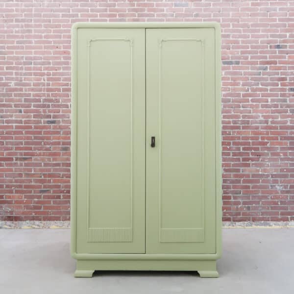 Brocante groene linnenkast