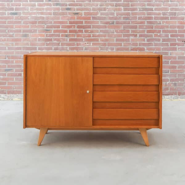 Mid-century dressoir van Jiří Jiroutek