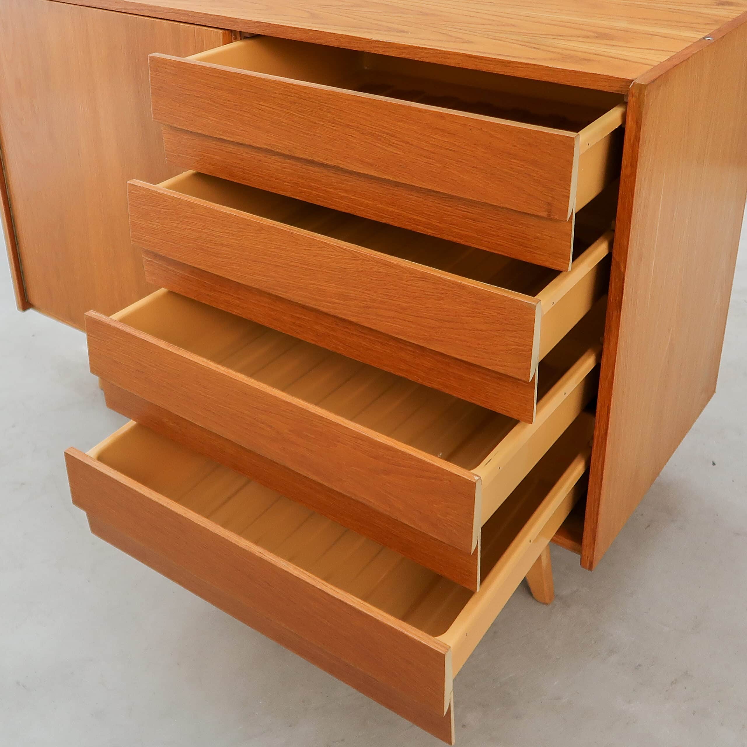 Mid-century dressoir van Jiří Jiroutek - Afbeelding 3